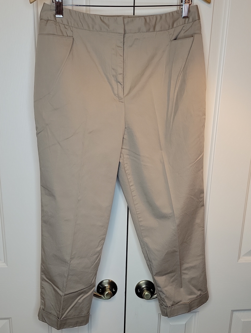 Evan Picone Neutral Sandstone Capri Pants